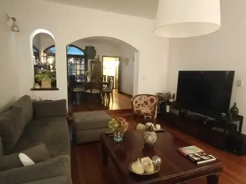 Casa 7 ambientes con 6 baños