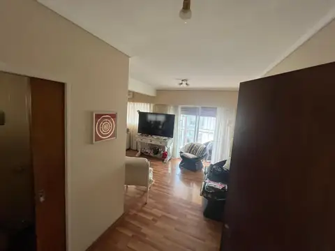 Paraguay 3500, Piso 9