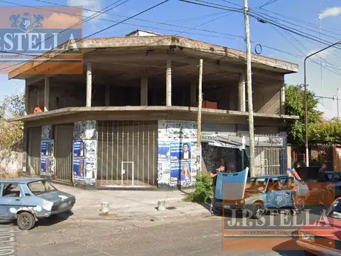 Losa 340 m² en Lote esquina de 354 m² - Gregorio De Laferrere