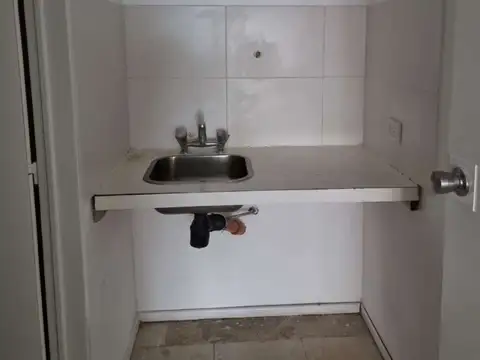 Excelente oficina al frente, Piso 1° s/ Belgrano 440 San Isidro