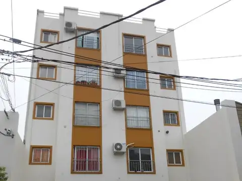 ALQUILER - Departamento de 2 amb. al contra frente