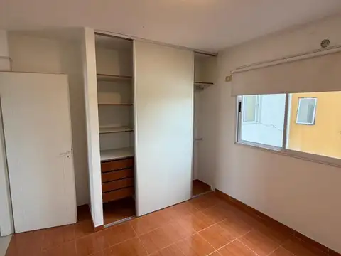 Departamento en Alquiler en Haedo, $ 450.000