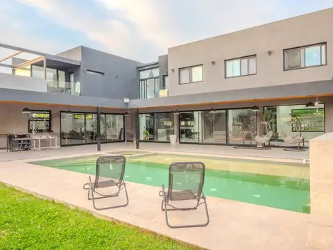 VENTA Casa 6 ambientes con piscina quincho y jacuzzi | Barrio Cerrado La Cesarin