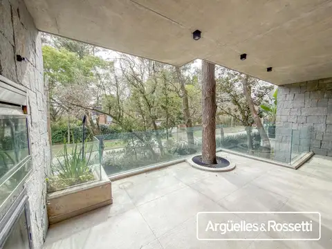 Departamento en Alquiler con 1 cocheras