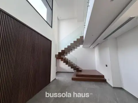 Casa en Venta en Puertos - Barrio Marinas, USD 2.500.000