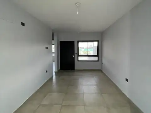 Casa venta en Colinas de Manantiales  2 Dormitorios con cochera y parrilla en patio