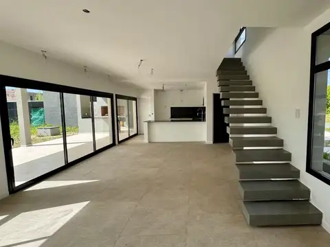 Casa 3 ambientes con 3 baños