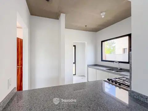 Casa en Alquiler en Funes, USD 1.200