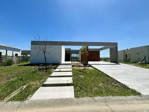 VENTA CASA SAN SEBASTIAN AREA 10 - 4 AMBIENTES