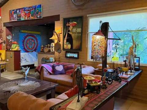 Casa en Venta con 2 cocheras