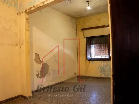 Casa  de 3 ambientes con local
