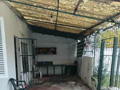 Casa en Alquiler con 1 cochera