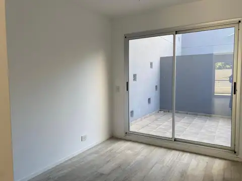 Impecable 2 amb - BALCÓN con Parrilla - patio interno en Edificio moderno