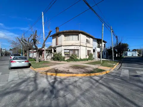 CASA   LOCAL a reciclar en Escobar centro - ID 6103