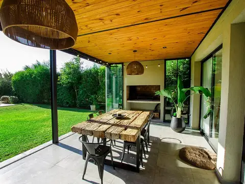 Casa en Venta en Tristan Suarez, USD 269.000