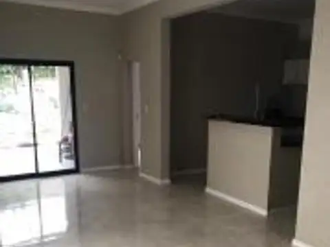 Casa 3 ambientes con 2 baños