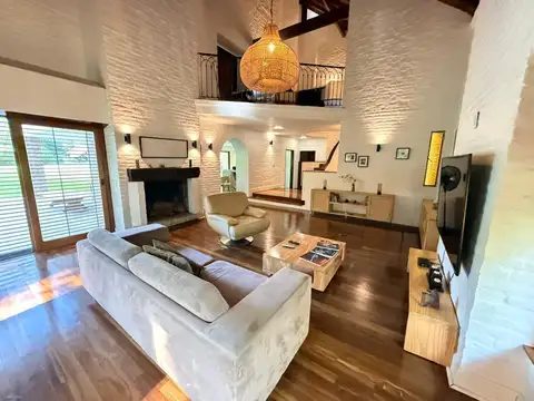 Casa en el barrio Los Naranjos - Ingeniero Maschwitz - Escobar