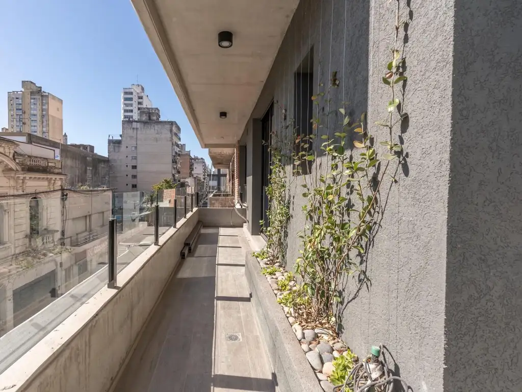 RIOJA 900 de  1 y 2 Dormitorios