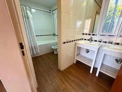 Espaciosa Casa con Luz Natural en Luján del Sol