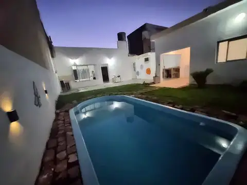 VTA CASA APTO CRÉDITO! 5amb-2 Baños-PILETA-PARR-QUINCHO-FACILIDADES!