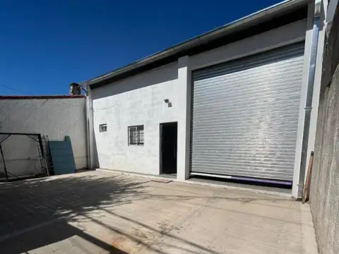 Galpon en Venta 35  mts Fondo