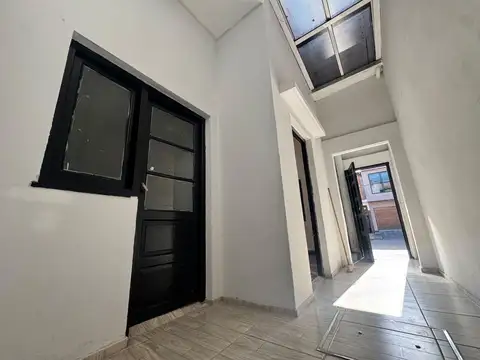 Depto Tipo Casa en Alquiler en Lanús, $ 750.000
