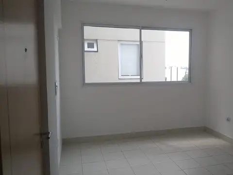 Departamento en Alquiler en Monte Castro, $ 420.000