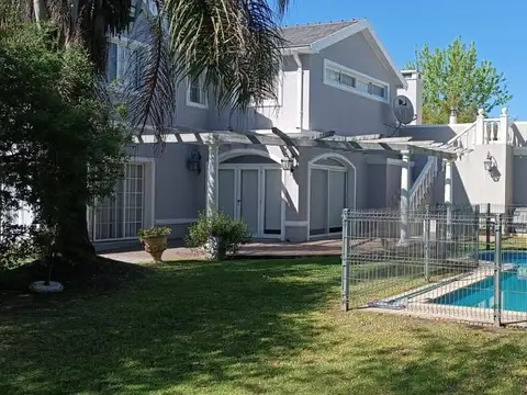 Casa 5 ambientes con piscina - Barrio Solar Del Bosque - Ezeiza