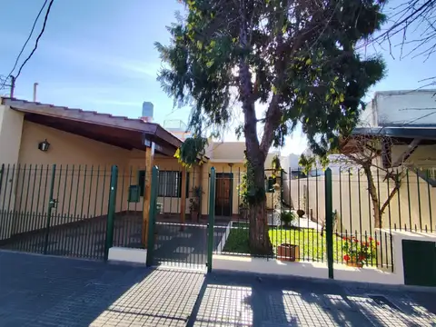 HEMOSA CASA  AMERICANA EN CALLE  ALFONSIN
