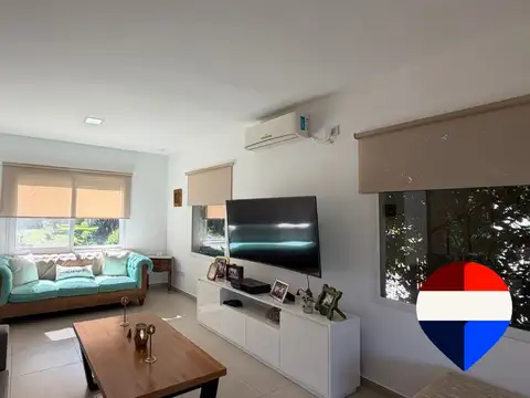 Casa en Venta con 3 cocheras