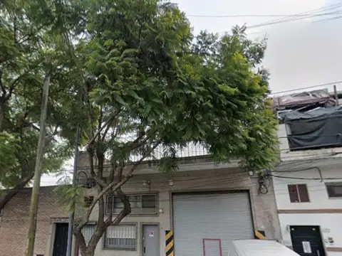 MUY BUENA PLANTA 450 M2 CON OFIC. VARIAS  LIBRES DE COLUMNAS