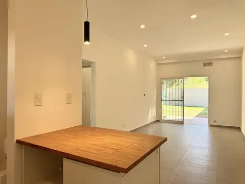 Duplex a estrenar en venta 3 ambientes con patio y cochera