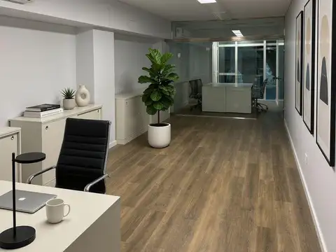 Oficina en Alquiler Retiro Dos Cocheras Seguridad 24hs Impecable estado