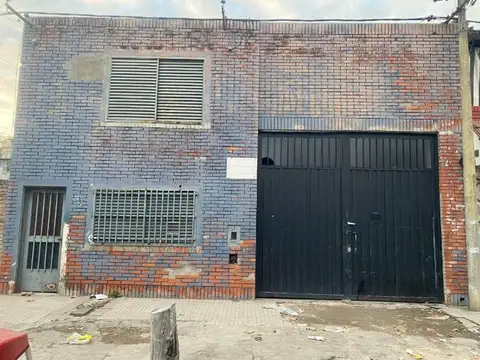 GALPÓN Y DEPARTAMENTO EN VENTA