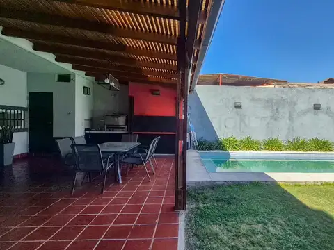 EXCELENTE ESADO 1 CUADRA DE BV LOS GRANADEROS