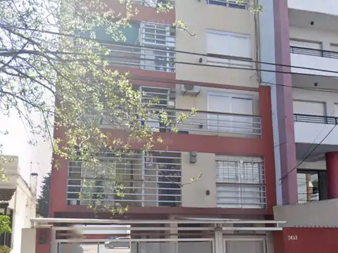 Semipiso 2 ambientes con balcon al frente