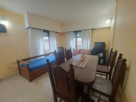 VENTA - CASA   DEPTO. y gran ESPACIO VERDE. LOTE  375 m2 en Miramar, Costa Atlántica, Buenos Aires