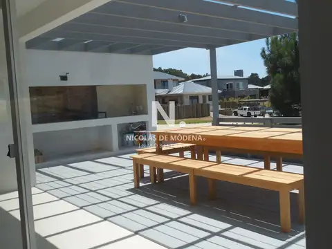 Casa de 5 Dormitorios en Jose Ignacio - Barrio Privado Pinar del faro