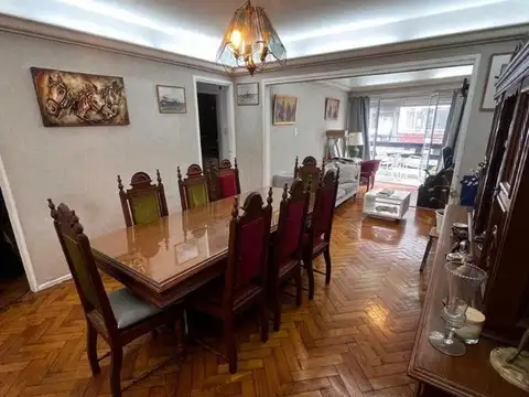 Venta Piso 4 Ambientes con balcón corrido en Balvanera  
