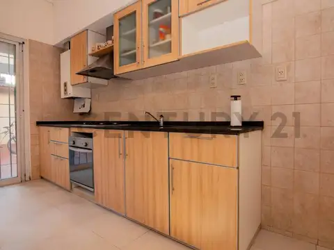 Venta Casa de 2 dormitorios con cochera en Barrio José de San Martín