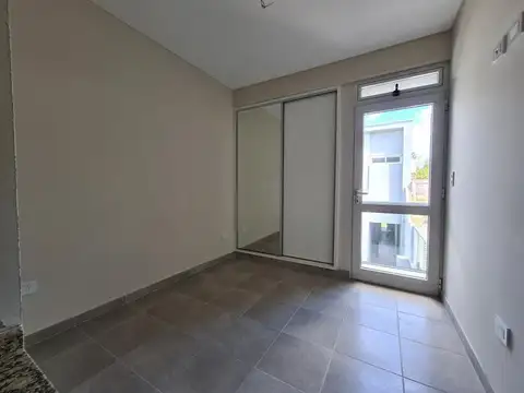 Depto Tipo Casa en Venta en Azcuenaga, USD 46.000