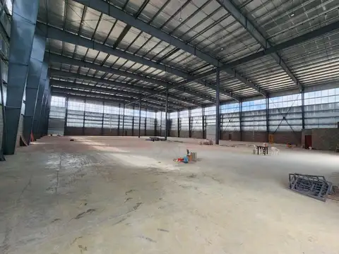 NAVE INDUSTRIAL DE 3.000 M² CON EXCELENTE ESTRUCTURA