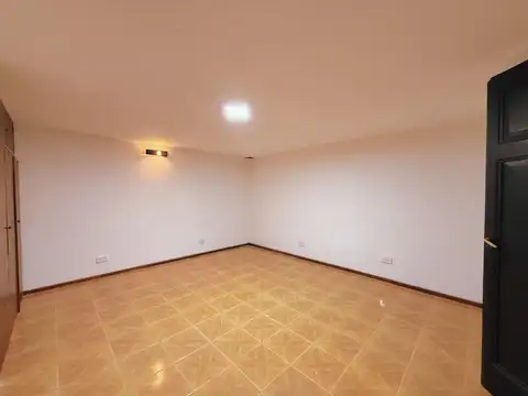 Depto Tipo Casa en Alquiler 50 años