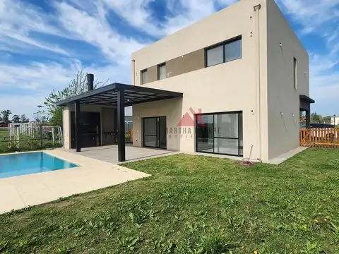 Casa en Venta con 1 cochera