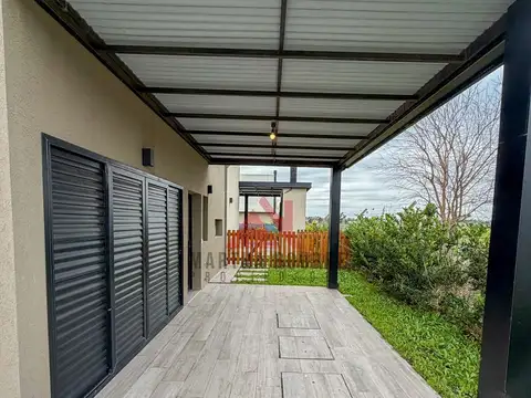 Casa 5 ambientes con 3 baños