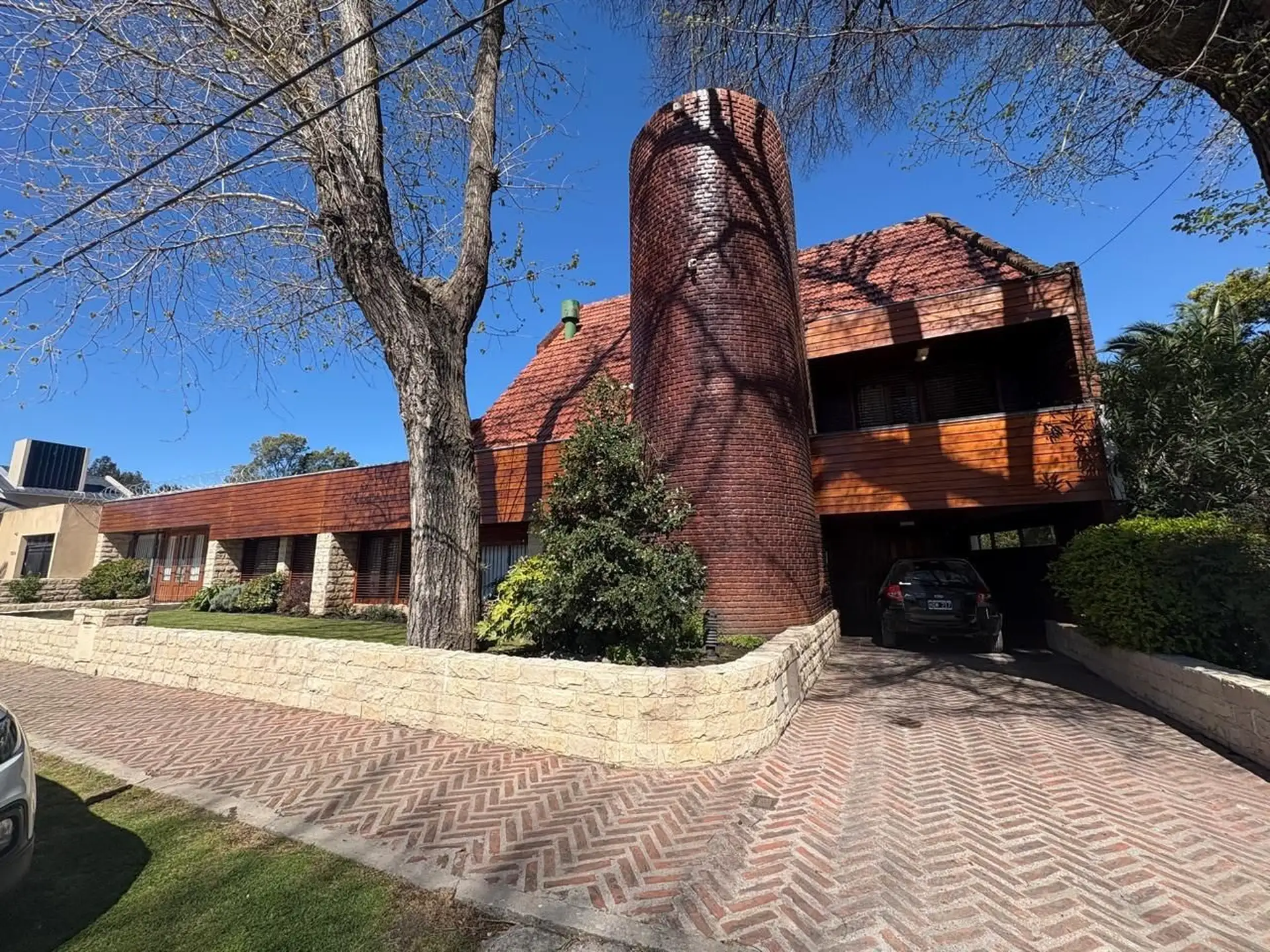 VENTA CHALET DE 6 AMBIENTES EN LA FLORIDA