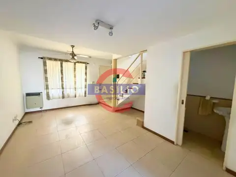 Depto Tipo Casa 4 ambientes con 1 baño