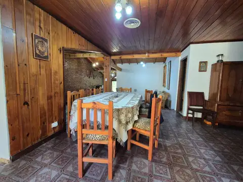 Casa 5 ambientes con 4 baños