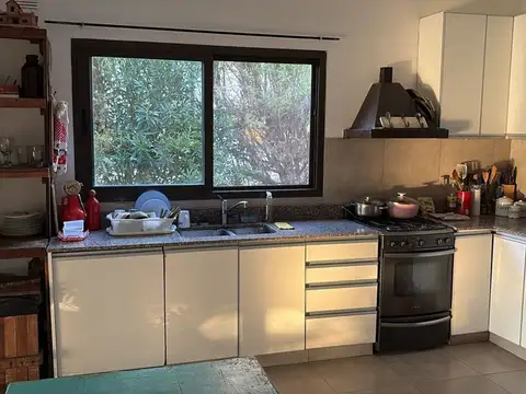 Casa 4 ambientes con 3 baños