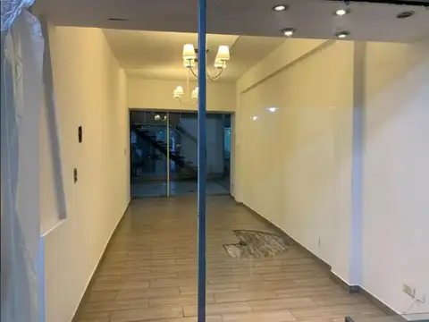Alquiler Local comercial en galería -  PB y Sótano - 44m² totales  - Retiro